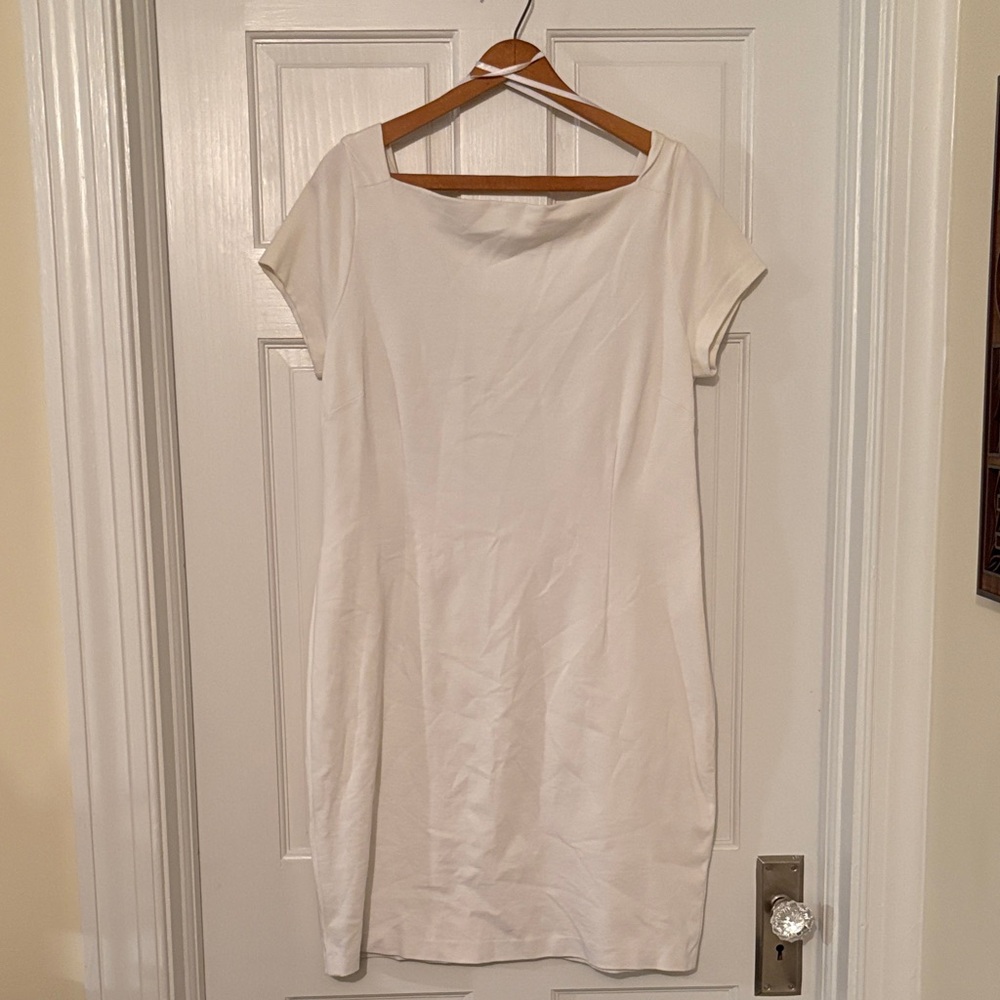 Elegant White Banana Republic Knit dress with V  Back